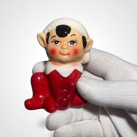 Vintage Christmas Elf Salt and Pepper Shakers Red Green Ceramic Figurines Decor - Picture 8 of 8